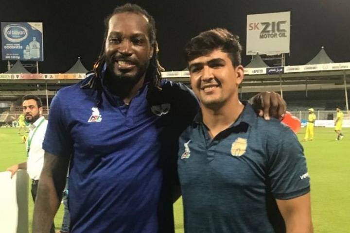 হজরতুল্লাহর ১২ বলে ফিফটি তবু ম্যাচ সেরা গেইল