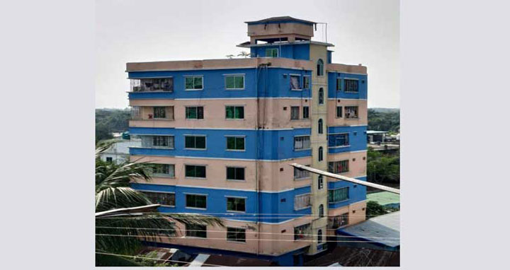 নরসিংদীর নিলুফা ভিলার ২ ‘নারী জঙ্গির’ আত্মসমর্পণ