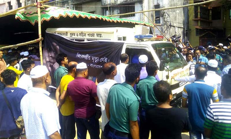 নানাবাড়িতে আইয়ুব বাচ্চুর মরদেহ, বিকেলে দাফন