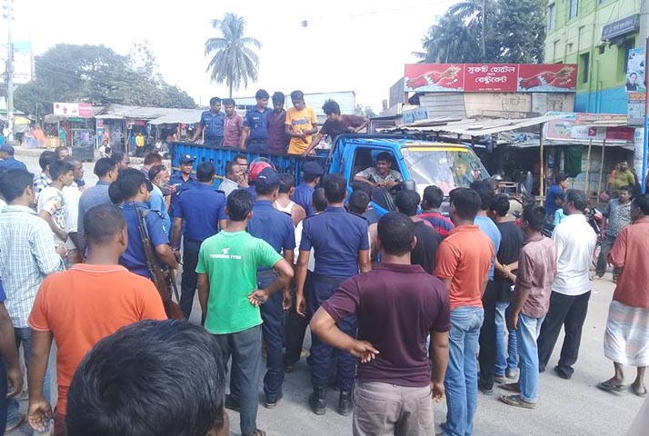 পরিবহন শ্রমিকদের কর্মবিরতিতে ঠাকুরগাঁওয়ের জনজীবন বিপর্যস্ত