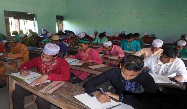 জেডিসি পরীক্ষা‍র আদালে এই প্রথম মাদ্রাসায় পরীক্ষামূলক মডেল টেষ্ট গ্রহণ: ইন্দুরকানীতে