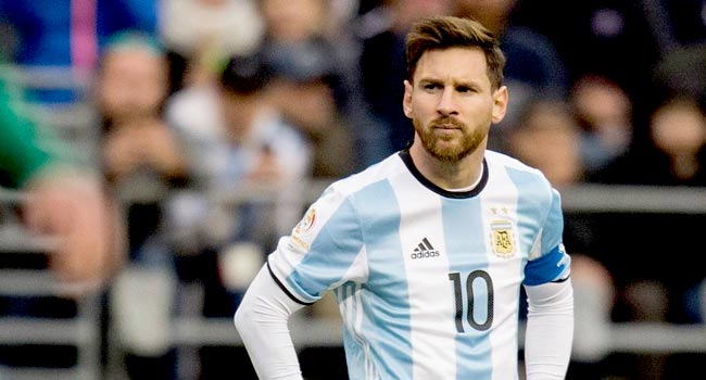 মেসিকে ‘বাজারি ফুটবলার’ বললেন আর্জেন্টাইন কোচ