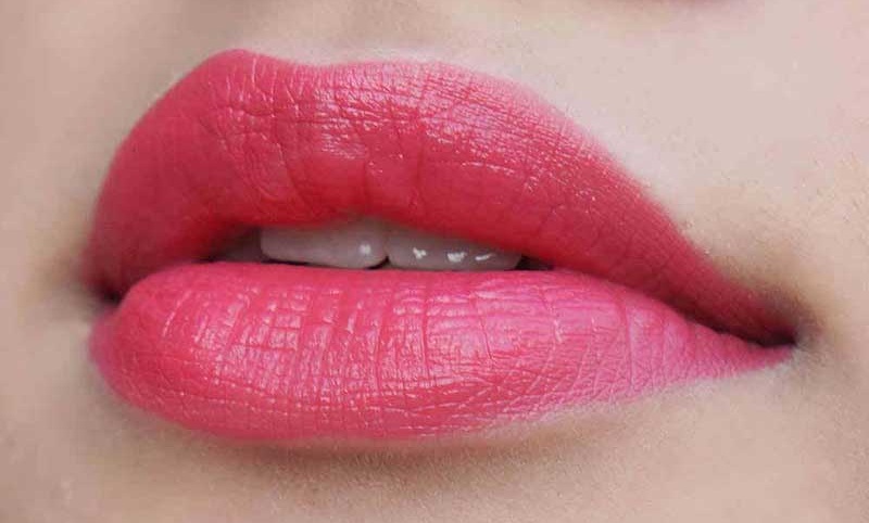 শীতে ঠোঁটকে কোমল রাখার সহজ কিছু উপায়