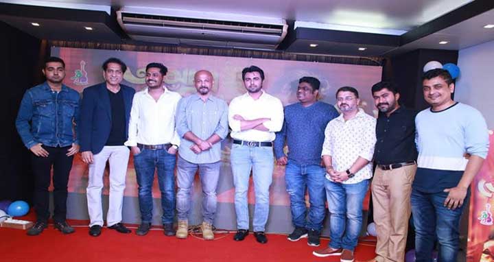 ধ্রুব গুহ’র ‘তোমার উঁকিঝুঁকি’