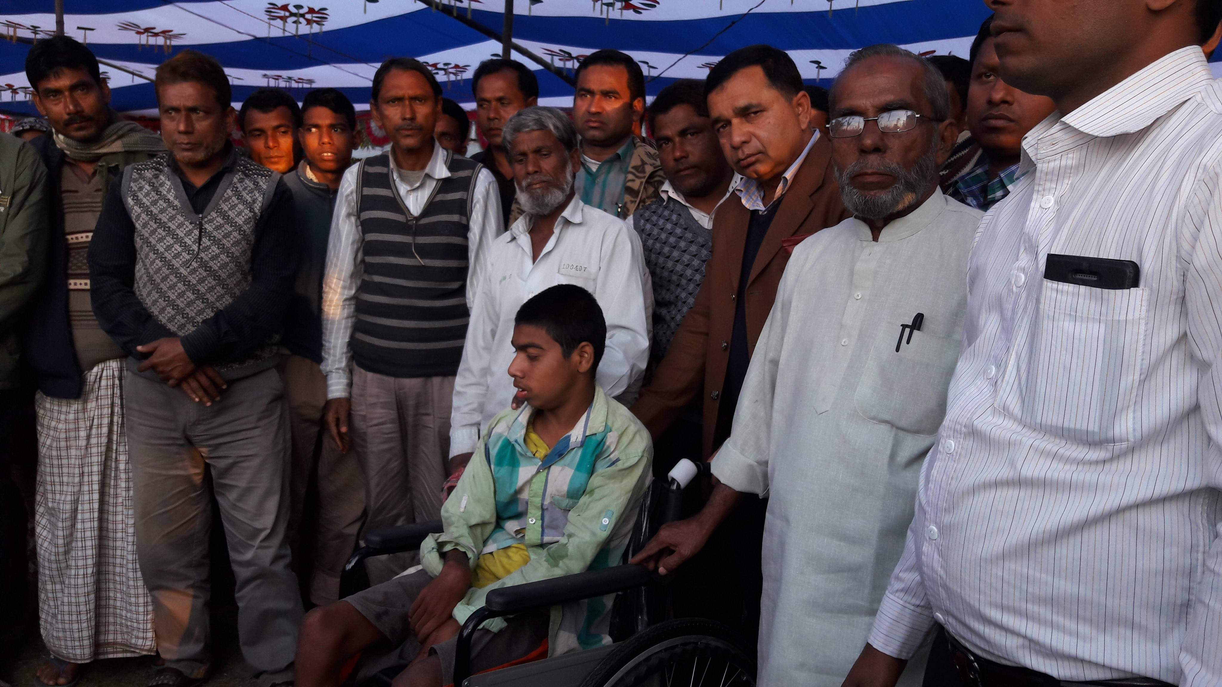 ঠাকুরগাঁওয়ের চাড়োল আরএসডিও প্রতিবন্ধী স্কুলের ছাত্র-ছাত্রীদের মাঝে সহায়ক উপকরণ বিতরণ