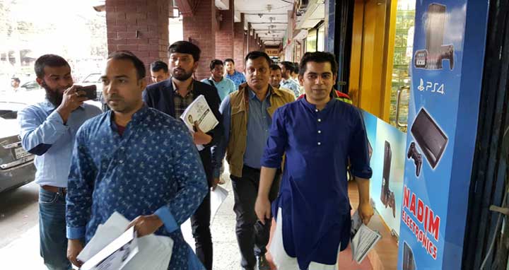 ঢাকা-১৭: নির্বাচনী প্রচারণায় আন্দালিব রহমান