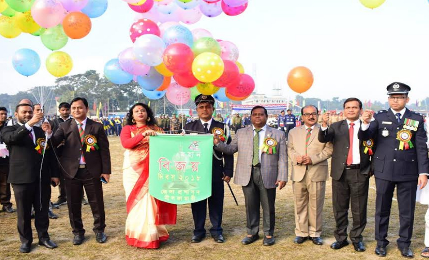 নীলফামারী চৌরঙ্গী মোড়স্থ স্বাধীনতা অম্লাণ স্মৃতি স্থাম্বের পাদদেশে মহান বিজয় দিবস উদযাপন