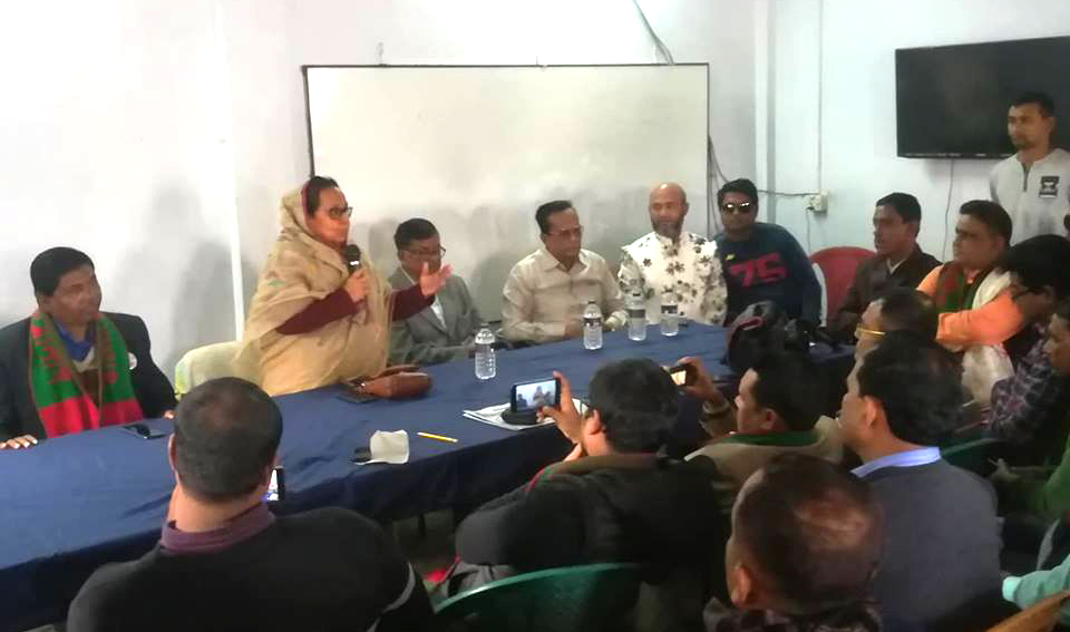 মোংলায় সাংবাদিকদের সাথে নৌকার প্রার্থী হাবিবুন নাহারের মতবিনিময়