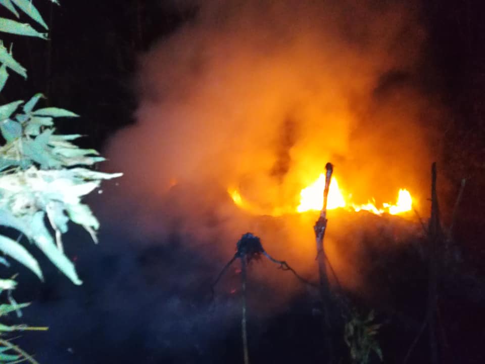 টঙ্গীর হাজীর মাজার বস্তিতে ভয়াবহ আগুন, হাজারো বাসিন্দা ঘরহারা