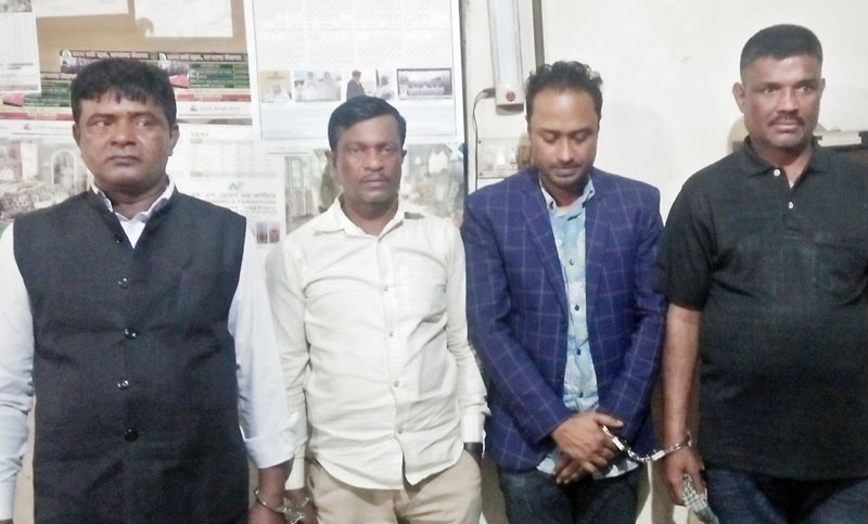 কেরানীগঞ্জে টক্কর বিক্রয়ের চার প্রতারক গ্রেপ্তার