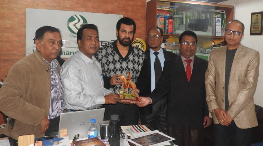 বীরাঙ্গনা সখিনা সিলভার পেন অ্যাওয়ার্ড নিলেন চিত্রনায়ক ইলিয়াস কাঞ্চন