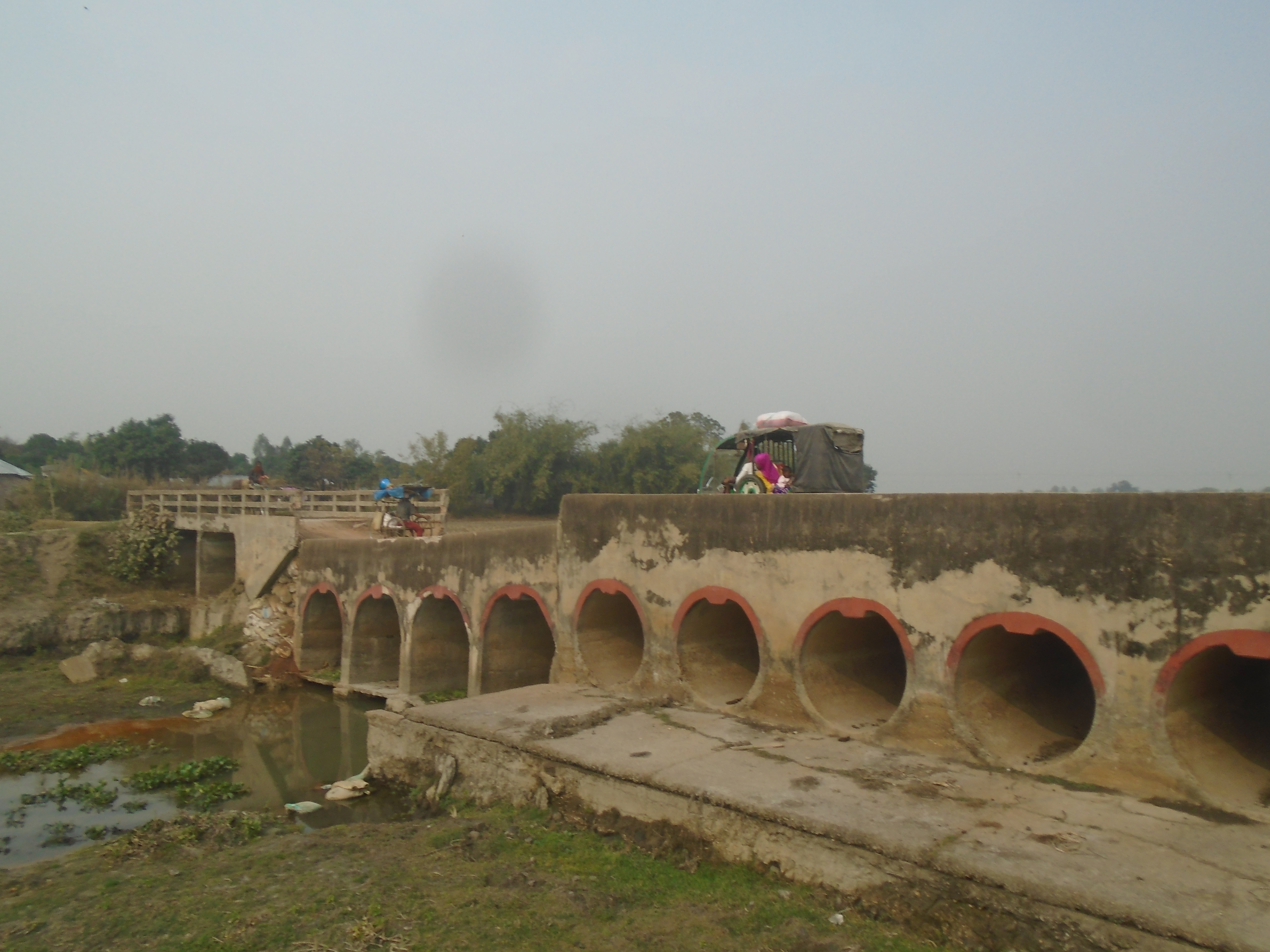 ঠাকুরগাঁওয়ে ৩২ বছর আগে নির্মিত সুকানি ব্রিজটি এখন ঝুঁকিপুর্ণ; দুর্ঘটনার আশঙ্কা