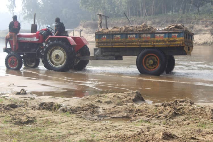 ঠাকুরগাঁওয়ে অবৈধভাবে চলছে ঘাট
