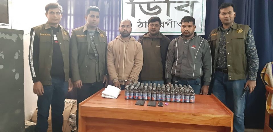 ঠাকুরগাঁওয়ে ইজিবাইক থেকে ১২০ বোতল ফেন্সিডিল উদ্ধার; দুই সহোদরসহ আটক-৩