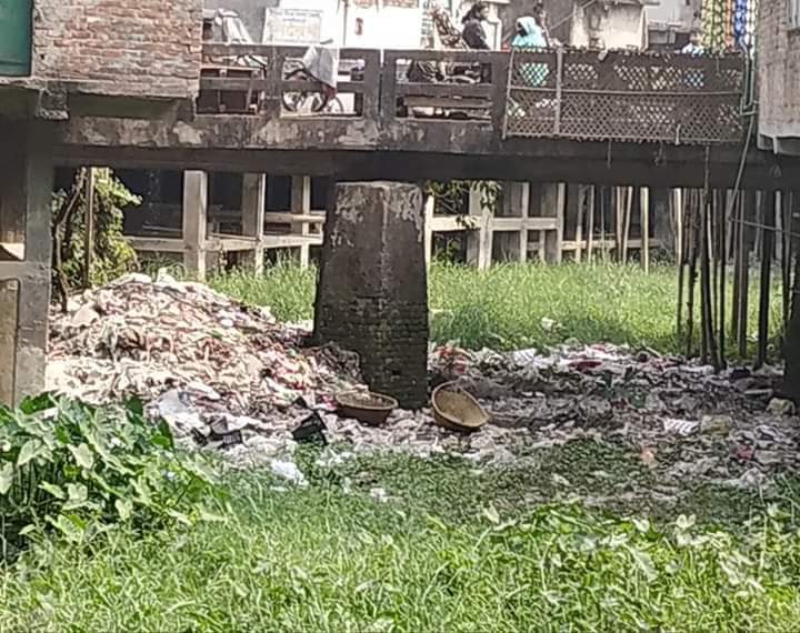 রামগঞ্জ পৌর খাল ও বাজার ব্রীজের করুন অবস্হা