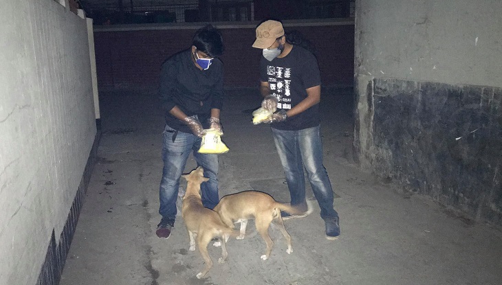 অভূক্ত কুকুরের খাবার দেন কণ্ঠশিল্পী বাপ্পী