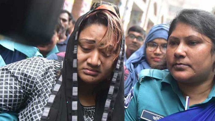 ভিডিও ফাঁসের আতঙ্কে পাপিয়ার কাছে যাতায়াতকারীরা