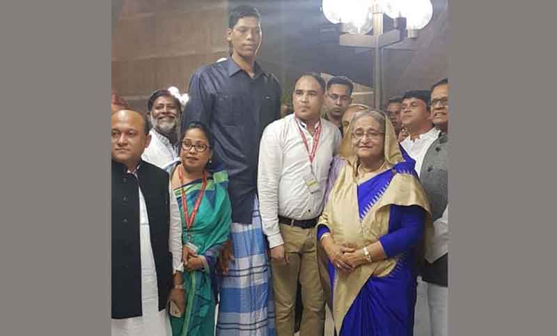 বিশ্বের ‘দীর্ঘ মানব’ কক্সবাজারের জিন্নাত আর নেই