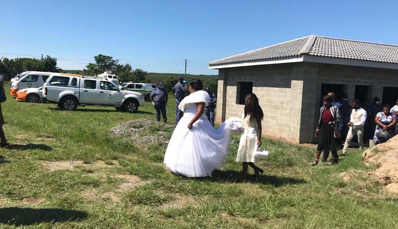 দক্ষিণ আফ্রিকায় লক ডাউন না মেনে বিয়ে, ৫০ অতিথিসহ বর কনে গ্রেপ্তার