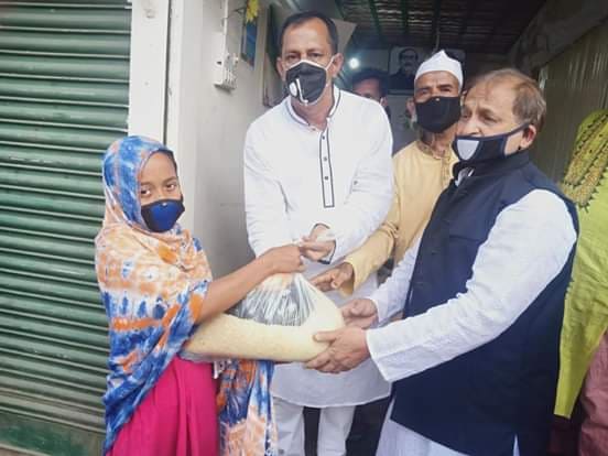 মুক্তিযুদ্ধ প্রজন্মলীগের সাধারণ সম্পাদক এর উদ্যোগে নগদ অর্থসহ ত্রান বিতরন