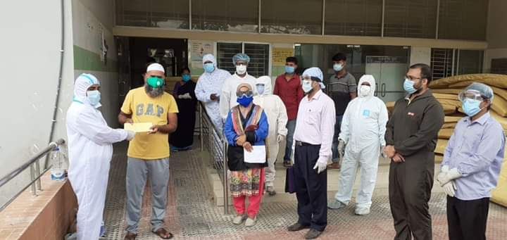 হবিগঞ্জে প্রথম করোনা সনাক্ত ব্যক্তি সুস্থ হয়ে বাড়িতে যাচ্ছে