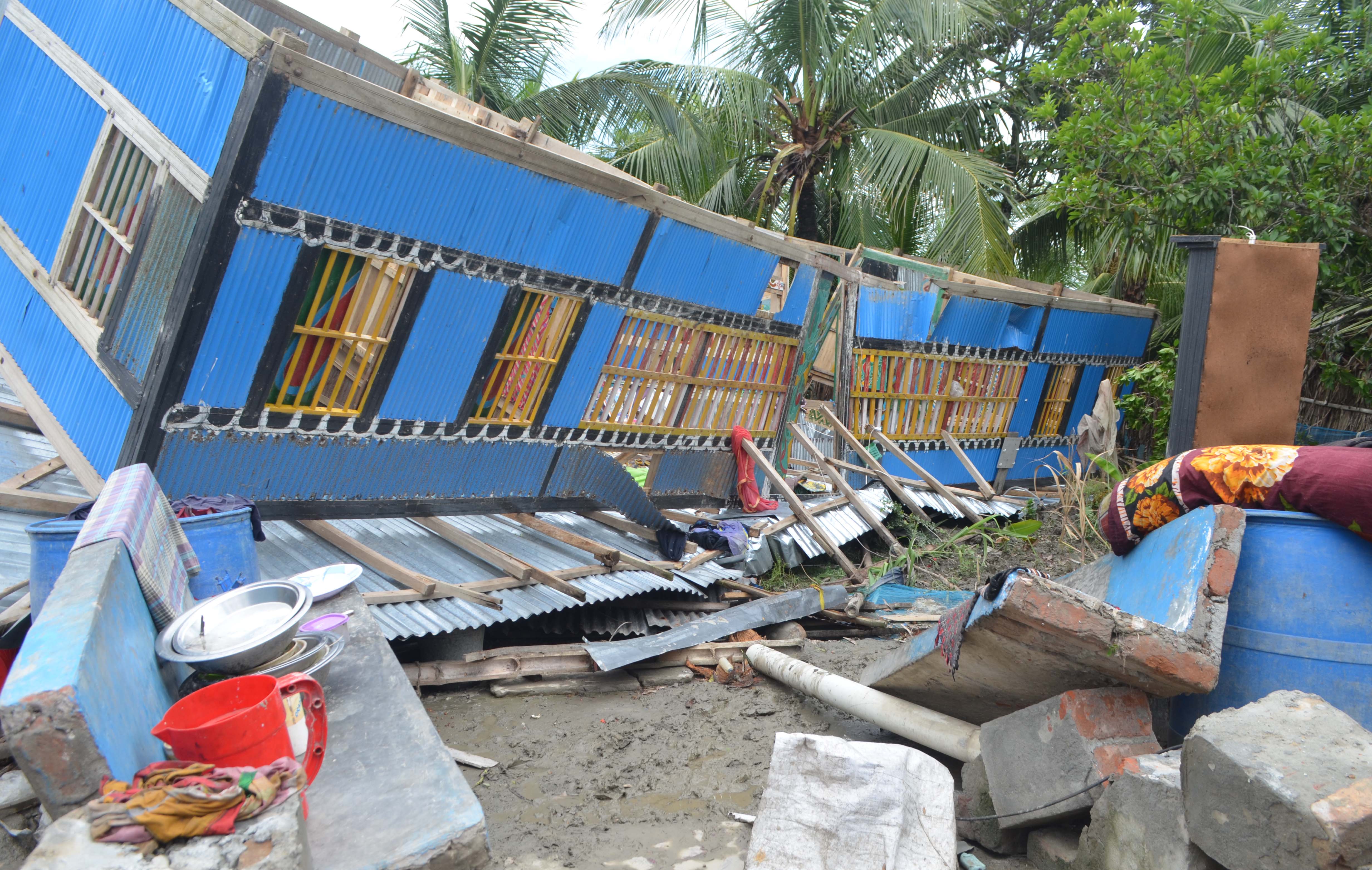 মোংলায় কালবৈশাখীর ছোবলে ৫০টি কাঁচা-পাকা ঘর বাড়ি বিধ্বস্ত