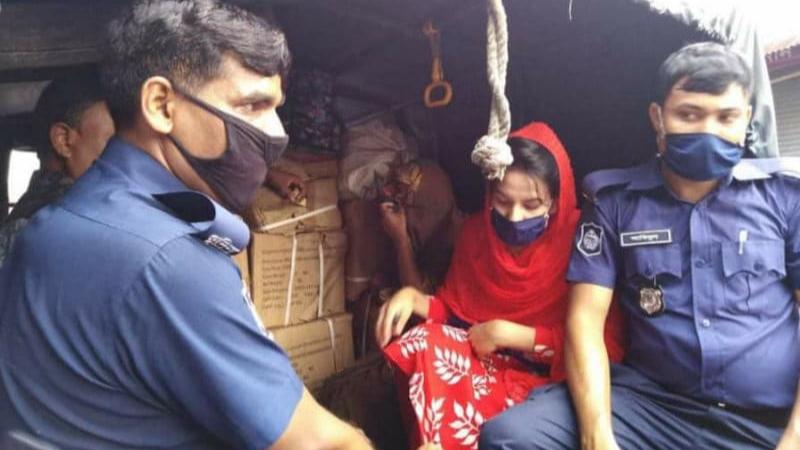 সরকারি ঔষধসহ স্বামী-স্ত্রী আটক