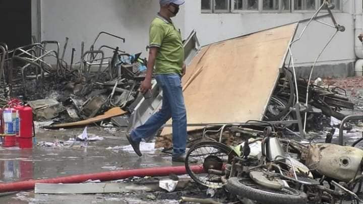 নীলফামারী উত্তরা ইপিজেড এ শ্রমিক ছাটাইয়ের প্রতিবাদে বিক্ষোভ ও ধাওয়া পাল্টা ধাওয়া