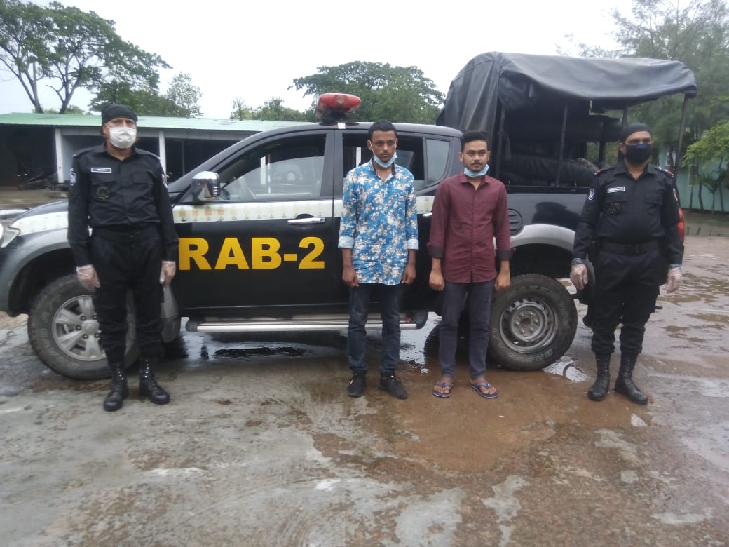 রাষ্ট্রীয় গুরুত্বপূর্ন ব্যক্তিবর্গ নিয়ে অশালীন, কুরুচিপূর্ন ফটোশপকৃত ছবি পোস্ট: দুই সাইবার অপরাধীকে গ্রেফতার করেছে র‌্যাব-২