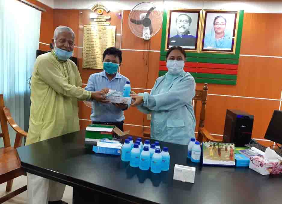ডিমলায় করোনা ভাইরাস প্রতিরোধে চিকিৎসা সামগ্রী প্রদান