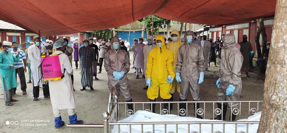 আগৈলঝাড়ার সন্তান দিঘলিয়া সরকারি কর্মকর্তার করোনাভাইরাসে মৃত্যু। দাফন করলো বারপাইকা আল-মদিনা যুবসমাজ।