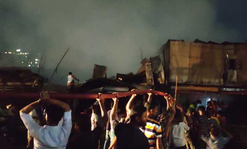 ভাষানটেক বস্তির আগুন নিয়ন্ত্রণে