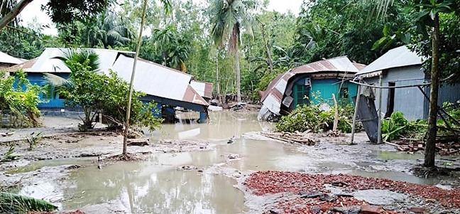 নীলফামারীতে কমছে বন্যার পানি, দেখা দিচ্ছে নতুন করে দূর্ভোগ