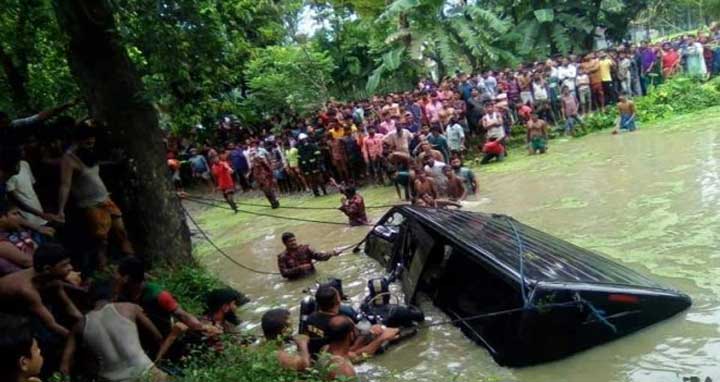 ময়মনসিংহে সড়ক দুর্ঘনায় এক পরিবারের ৮ জন নিহত