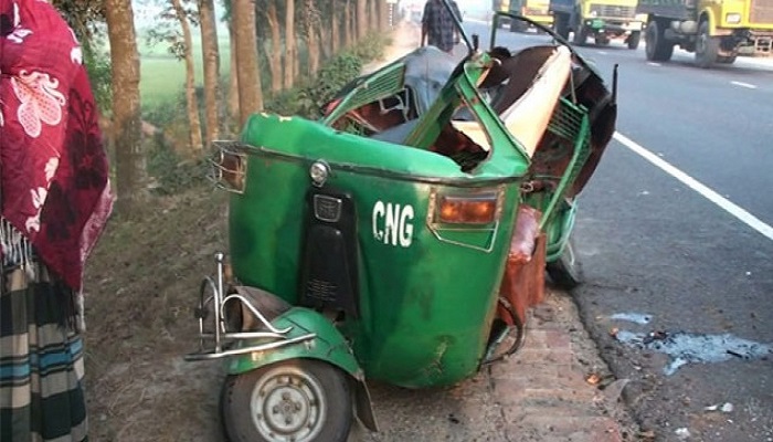 টাঙ্গাইলে একই পরিবারের নিহত-৪ , আহত দু’জন