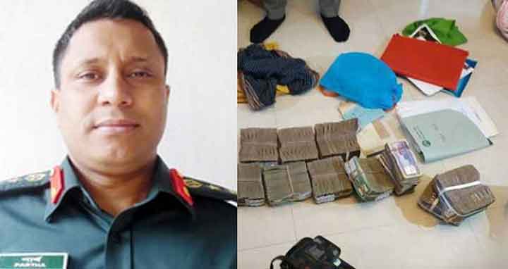 ঘুষ গ্রহণ ও অর্থপাচার মামলায় পার্থের বিরুদ্ধে চার্জশিট গ্রহণ