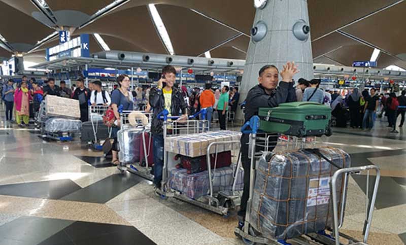 সাড়ে ১৩ হাজার করে টাকা পাবেন দেশে ফেরা প্রবাসীরা