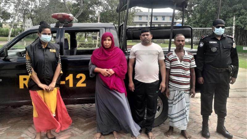 কুষ্টিয়ায় নারীসহ ৩ মাদক ব্যবসায়ী আটক: ৬৭ বোতল ফেনসিডিল উদ্ধার