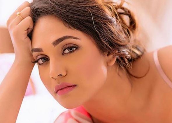 অভিনয় আমার জীবন: মুমতাজ