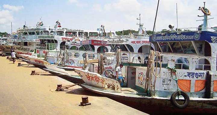 ব‌রিশা‌লের অভ্যন্তরীণ রু‌টে লঞ্চ চলাচল বন্ধ