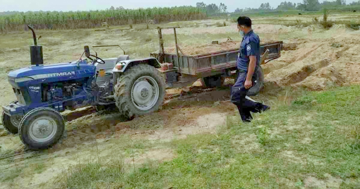 ঠাকুরগাঁওয়ে বালুর অভাবে নির্মাণ কাজ বন্ধ, বিপাকে ঠিকাদাররা