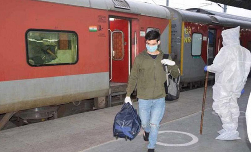 জম্মু-কাশ্মীরের আটকেপড়া ৬,১৯,১১৭ বাসিন্দাকে সরিয়ে নিল সরকার