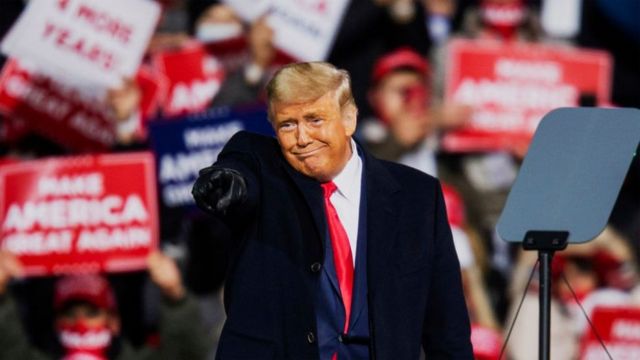 শতাধিক খাদ্যপণ্যের ওপর থেকে শুল্ক তুলে নিলেন ট্রাম্প