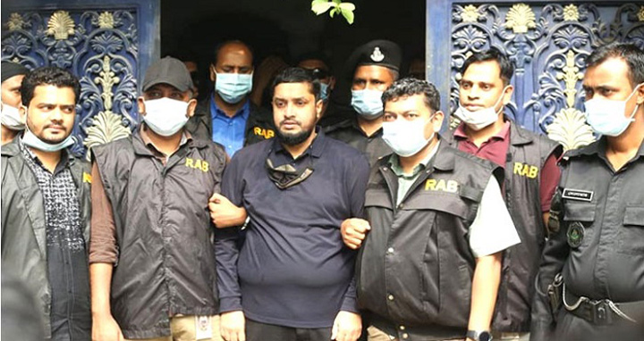 বিক্রয়কর্মী থেকে যেভাবে হাজার কোটির মালিক ‘গোল্ডেন মনির’