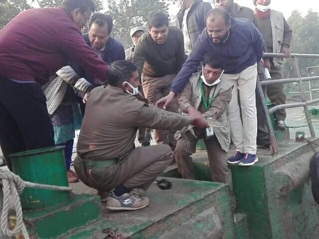 সুন্দরবনের বন্যপ্রাণী প্রজনন কেন্দ্রে কুমির অবমুক্ত