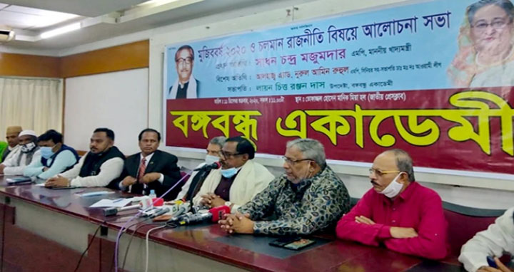 ‘বঙ্গবন্ধুর ভাস্কর্যকে এত ভয় কেন?’