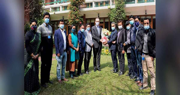 অক্সফোর্ডের টিকা নিয়ে আতঙ্কের কিছু নেই: ব্রিটিশ হাইকমিশনার