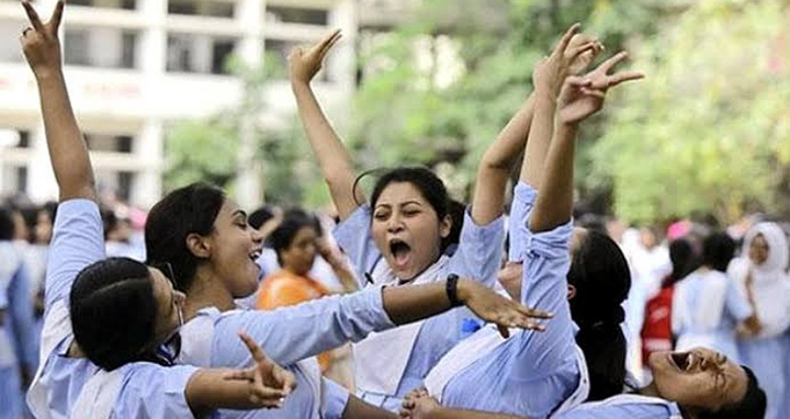 এইচএসসিতে সবাই পাশ, জিপিএ-৫ দেড় লক্ষাধিক