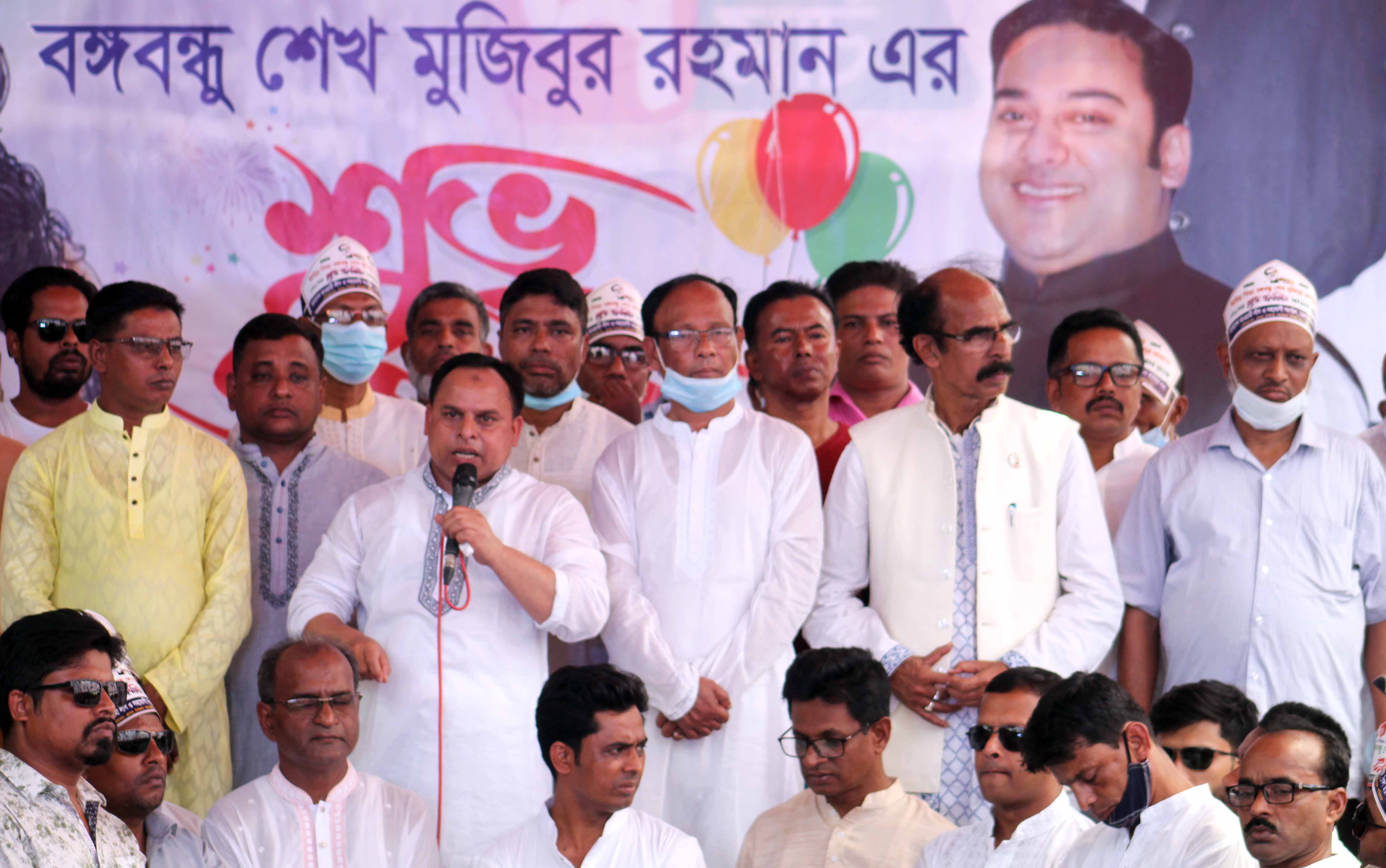 বর্ন্যাঢ্য আয়োজনে আগৈলঝাড়ায় জাতির পিতার জন্মশতবার্ষিকী উদযাপন