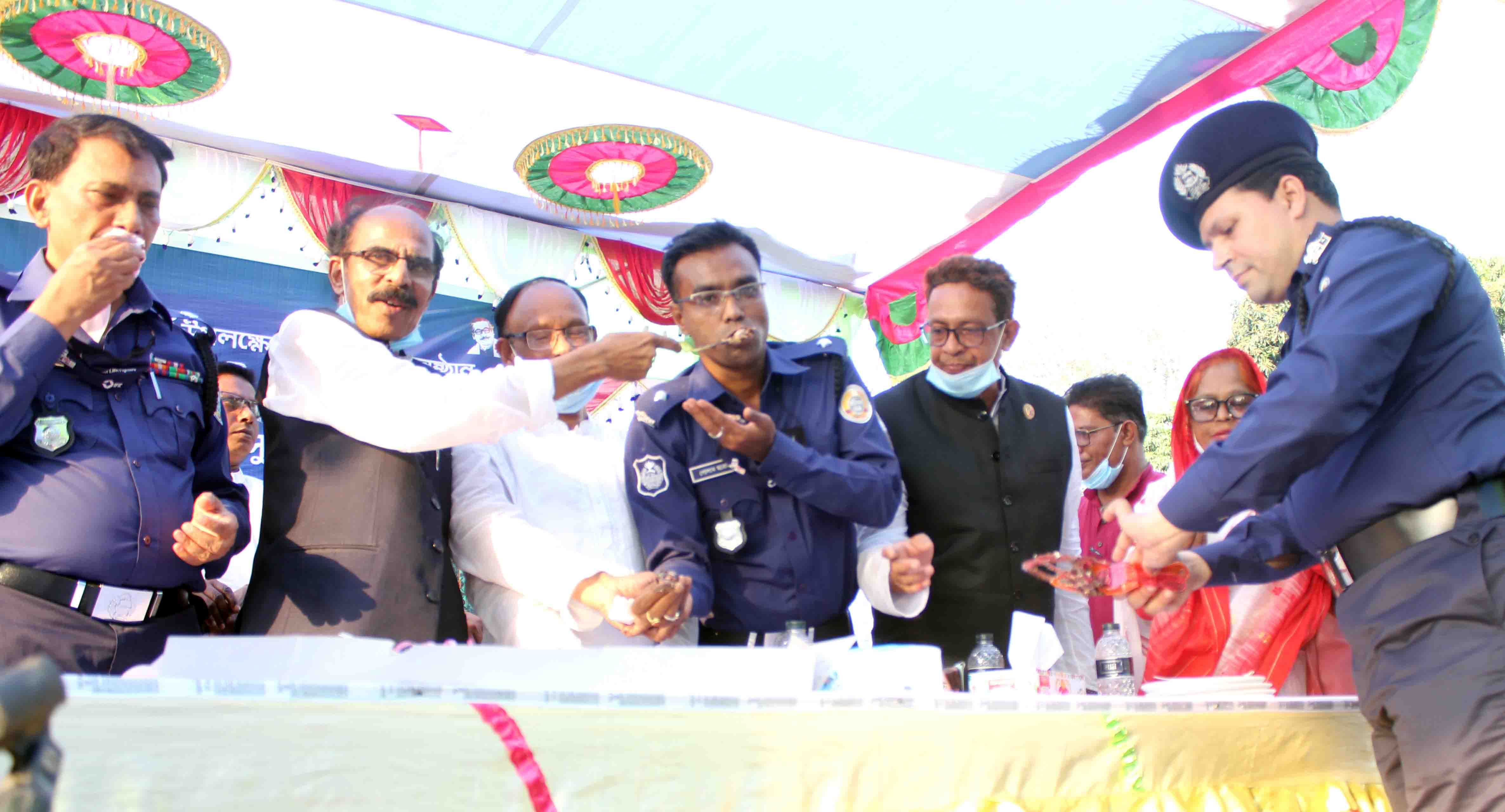 এলডিসি থেকে উন্নয়নশীল দেশে উত্তরণে জাতীসংঘের চুড়ান্ত সুপারিশ প্রাপ্তিতে  ঐতিহাসিক ৭মার্চ উপলক্ষে থানা প্রশাসনের উদ্যোগে আনন্দ উদযাপন